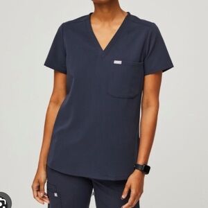 ✨Figs Quiet Navy SET✨ Top Catarina Medium,  Pants Yola Sm (small blemish)